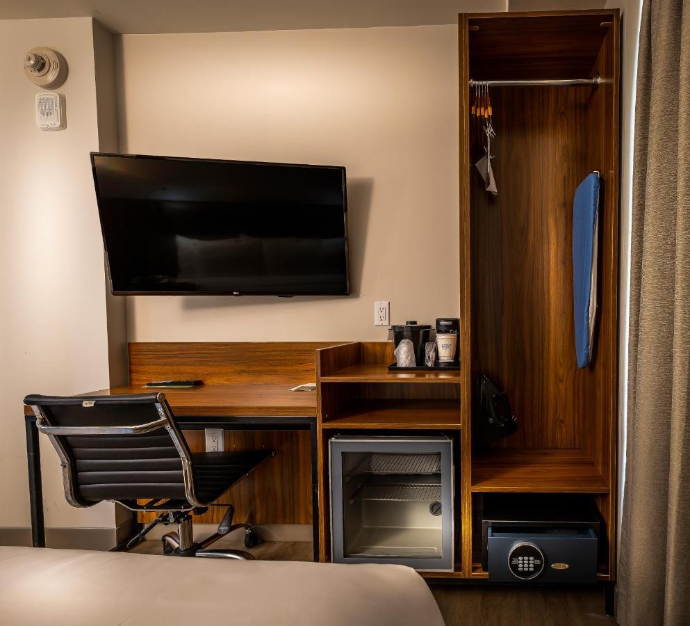 La Quinta By Wyndham Time Square South Hotell New York Exteriör bild